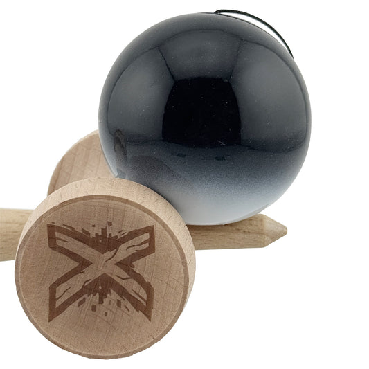 Kendama Profesională King Size V3 – Lemn Natural 18 cm – Super Sticky – Rulment Metalic – Ata 62/65 cm – Negru/Alb